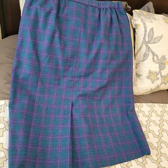 FOUR vintage Pendleton wool skirts - Picture 16 of 16